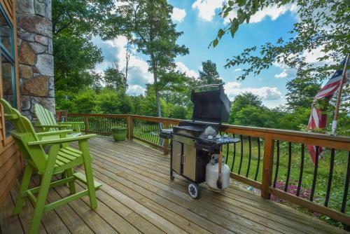 Mountainlair Five-bedroom Holiday Home