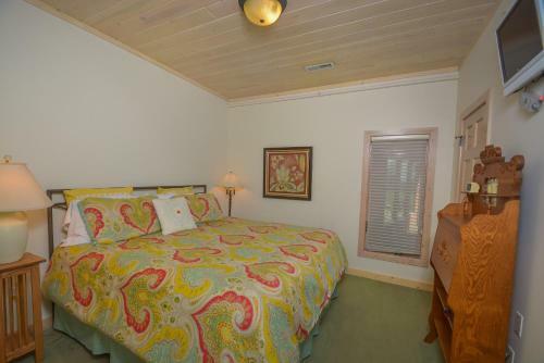 Steden Court Eight-bedroom Holiday Home