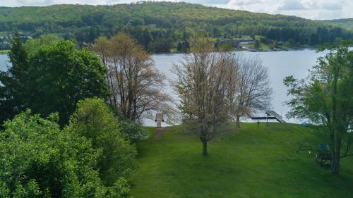 Lake Stone Manor Five-bedroom Holiday Home