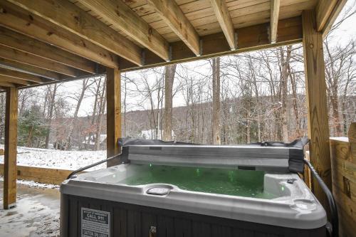 Little Bear Four-bedroom Holiday Home