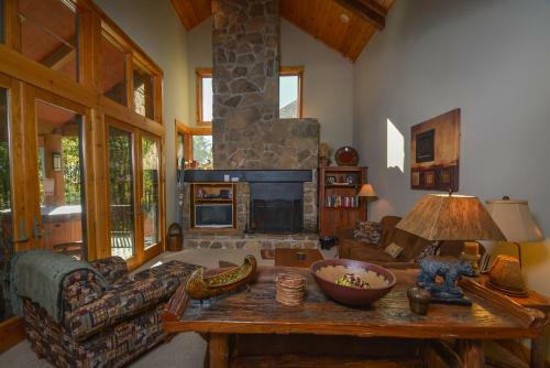 Baraboo Lodge Four-bedroom Holiday Home