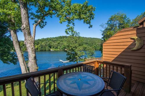 Hook, Wine & Sinker Two-bedroom Holiday Home