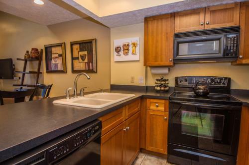 Hook, Wine & Sinker Two-bedroom Holiday Home