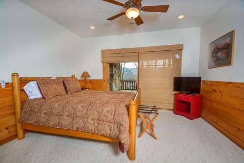 Old Bruin's Den Four-bedroom Holiday Home