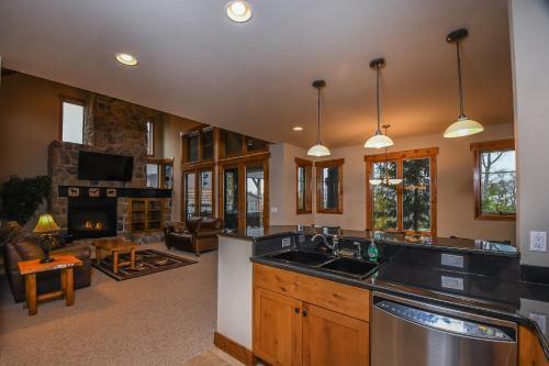 Big Sky Four-bedroom Holiday Home