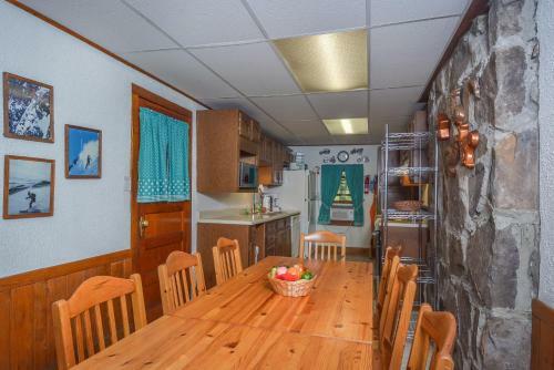Simpson's Sanctuary Three-bedroom Holiday Home