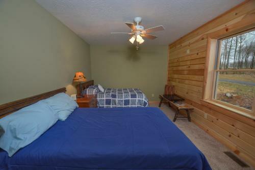 Log Me Inn Five-bedroom Holiday Home