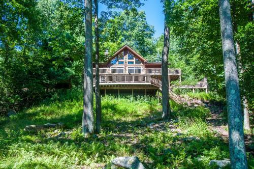 All Decked Out Four-bedroom Holiday Home