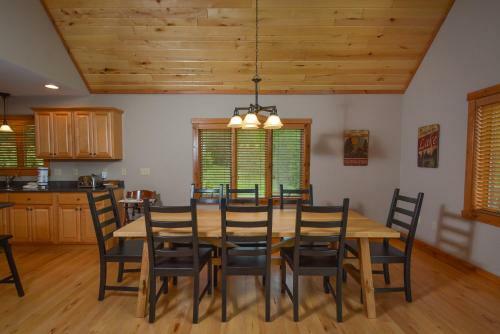 Coppertop Lodge Four-bedroom Holiday Home