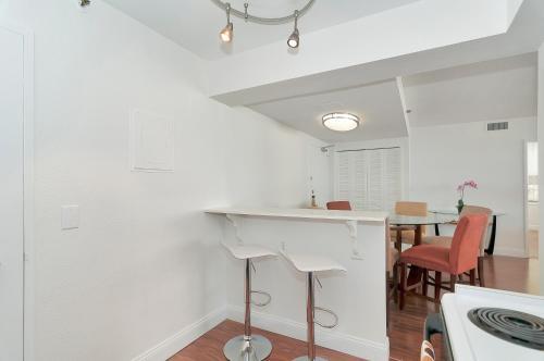 Private Apartment At The Alexander Hotel