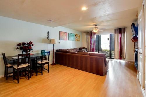 Timberlake Lakefront Studio