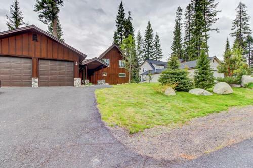 Cedar Lane Golf Course Home