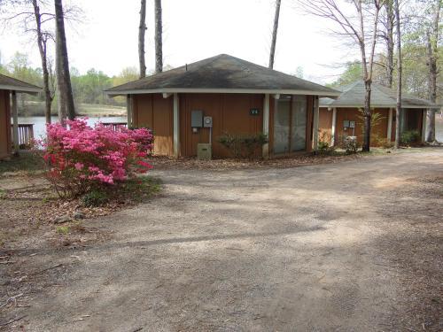 Lake Myers Lakeside Villa 15