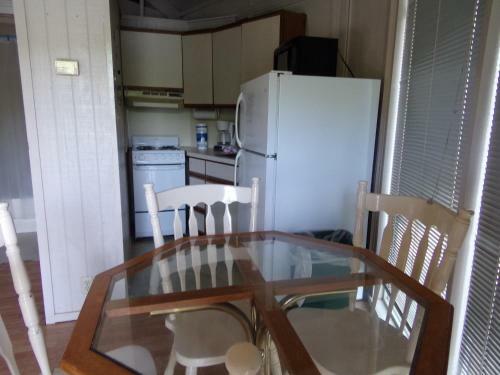 Lake Myers Lakeside Villa 24