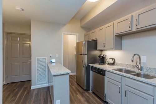 Hillsboro Village 1 Bedroom Apartment