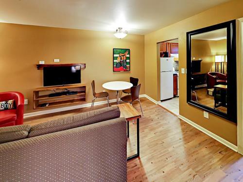 Landmark Mcmillin Court Apartment 3