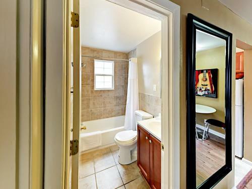 Landmark Mcmillin Court Apartment 4