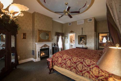 Gruene River Hotel & Retreat