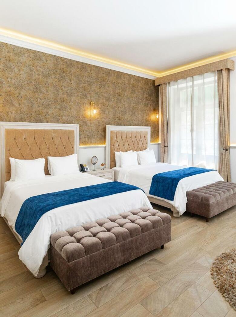 Hotel Royalty