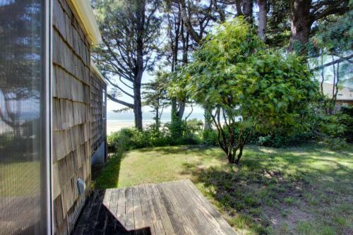 Agate Beach Oceanfront Lodge