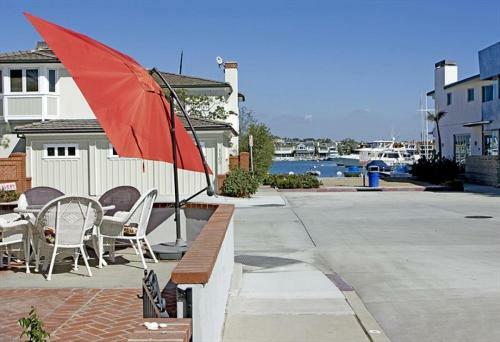 1101 W Bay Ave (68215)