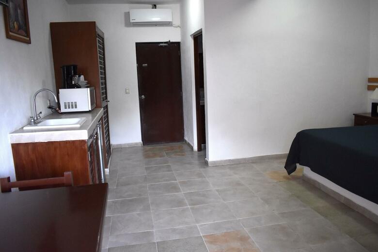 Hotel Plaza Almendros