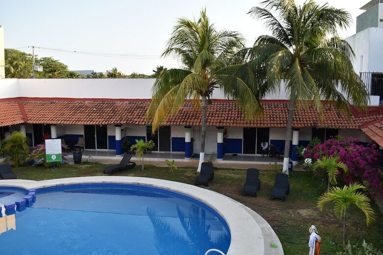 Hotel Plaza Almendros