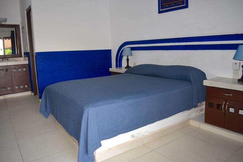 Hotel Plaza Almendros