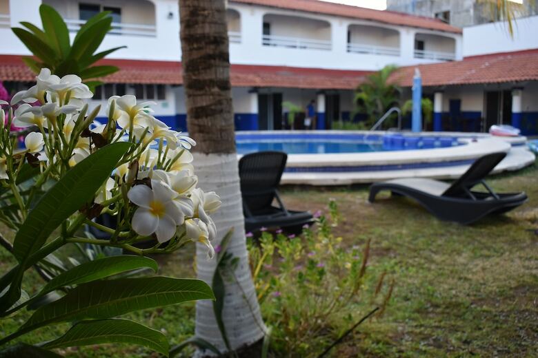 Hotel Plaza Almendros