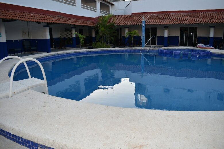 Hotel Plaza Almendros