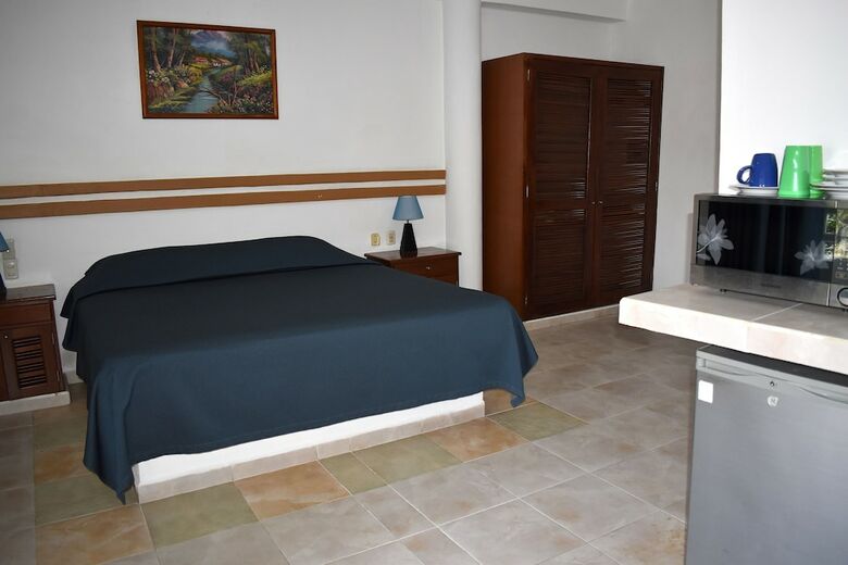 Hotel Plaza Almendros