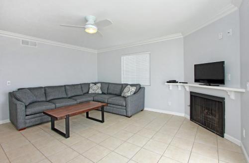1404 W Ocean Front A (68165)