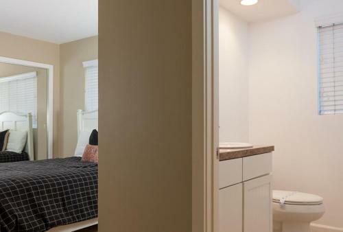 3112 W Ocean Front A (68189)