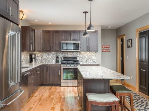 Vacation: Outlook At The Peaks