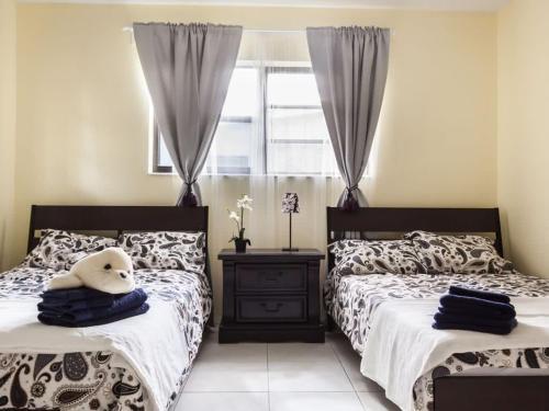 North Miami Six-bedroom House