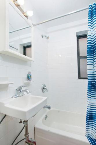 335 East Apartment #232477 Apts