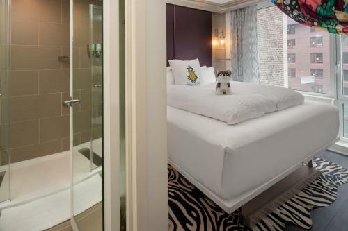 Staypineapple, An Artful Hotel New York