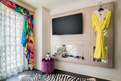 Staypineapple, An Artful Hotel New York