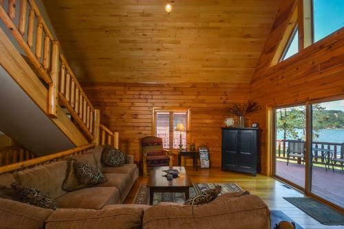 Bear Hollow Five-bedroom Holiday Home