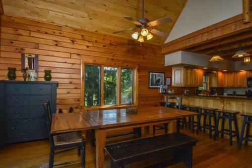 Bear Hollow Five-bedroom Holiday Home
