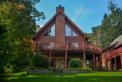 Bear Hollow Five-bedroom Holiday Home
