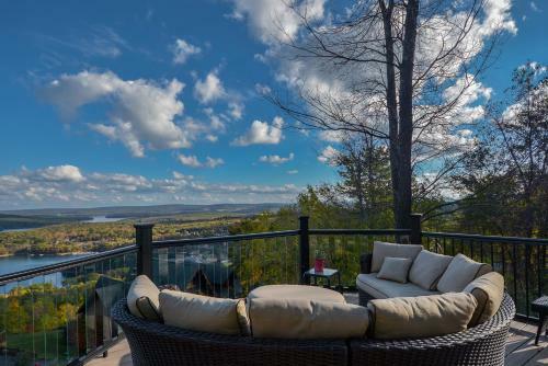 La Bella Vita Five-bedroom Holiday Home