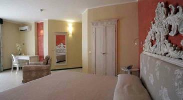 Janus Hotel