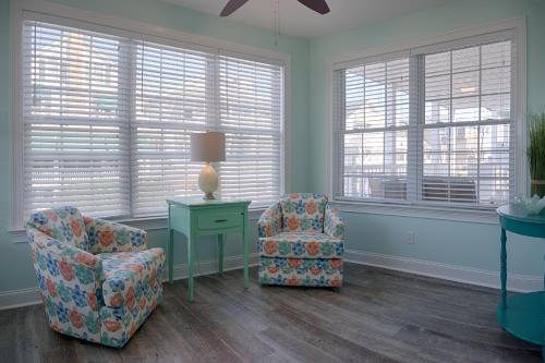 Beach Bungalow 8
