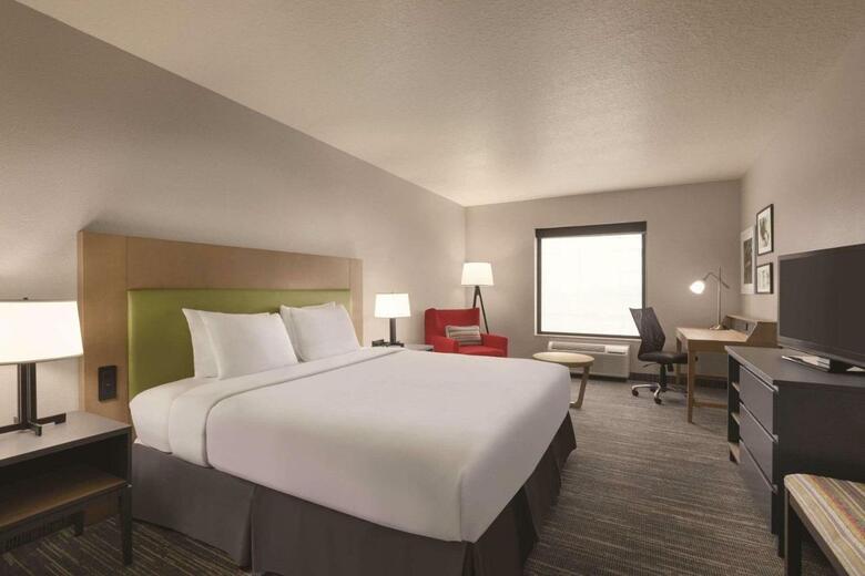 Hotel Holiday Inn Express Tampa Stadium Apt