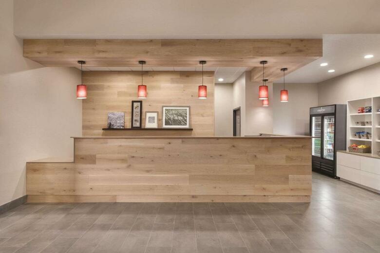 Hotel Holiday Inn Express Tampa Stadium Apt