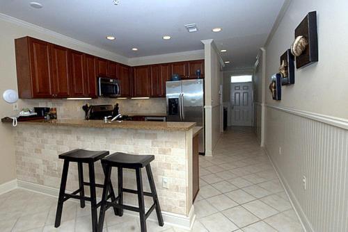 Wharf 812 Apartment