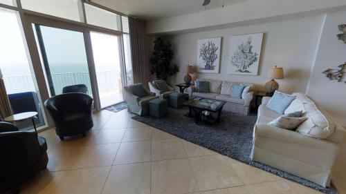 Turquoise Place C1504