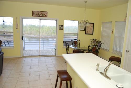 Apartamento Romar Lakes 205b Condo