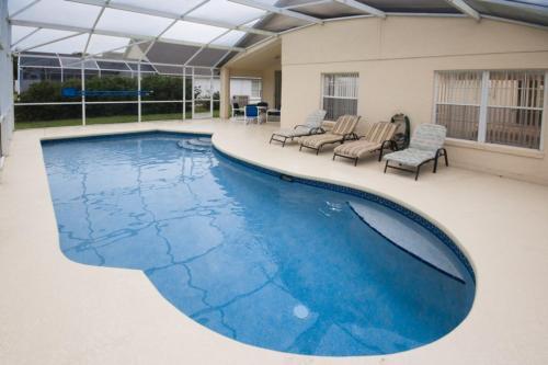 Henry's Rolling Hills Villa - Four Bedroom Home